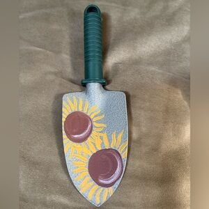 Hand Trowel with Sunflower Design - Green Handle
